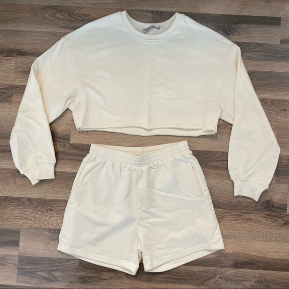Cream Cropped Crewneck & Shorts Set - Picture 2 of 8